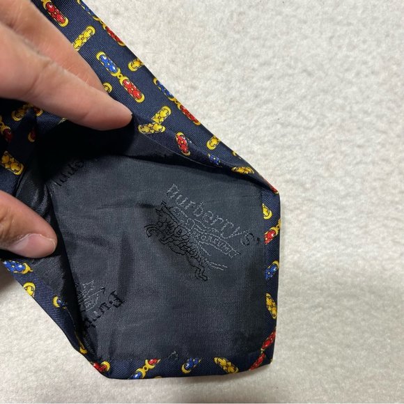 BURBERRY Vintage Silk Printed Tie - Picture 7 of 8